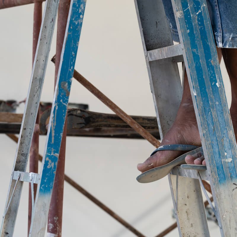 Step by Step - Wear slippery and unprotected footwear